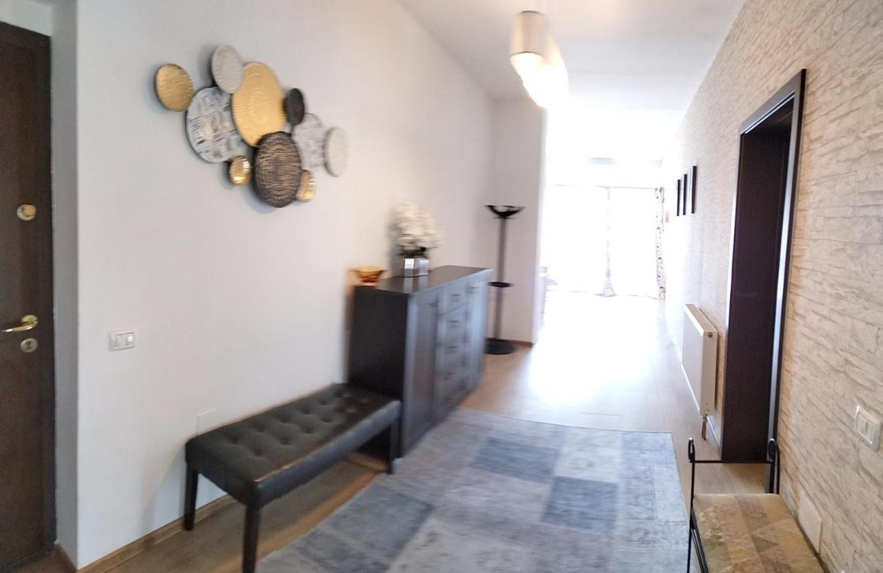Apartament De Lux Cu Terasa Apartman Temesvár Kültér fotó